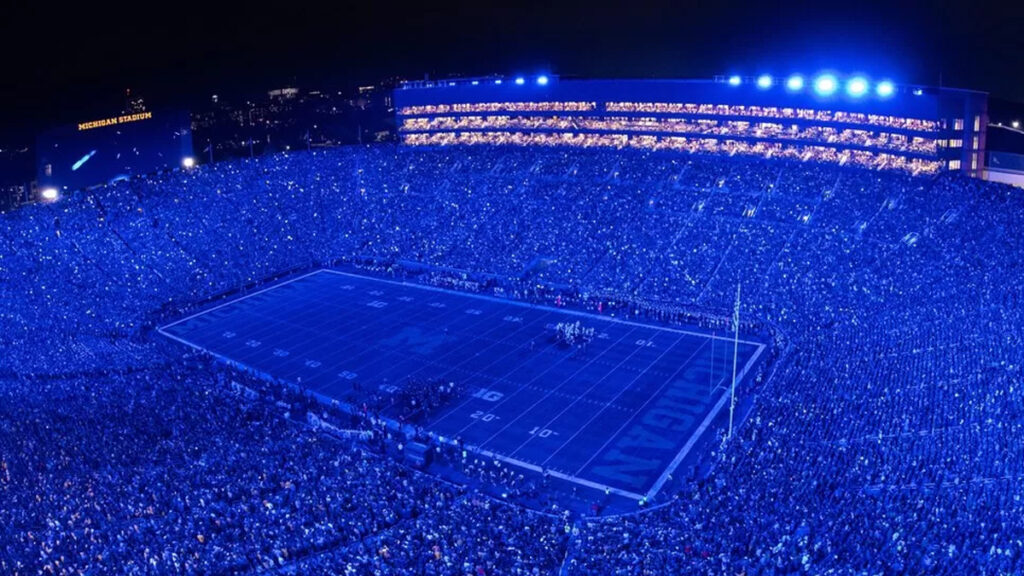 With a capacity of around 107,000 Michigan Stadium is the biggest arena in the US